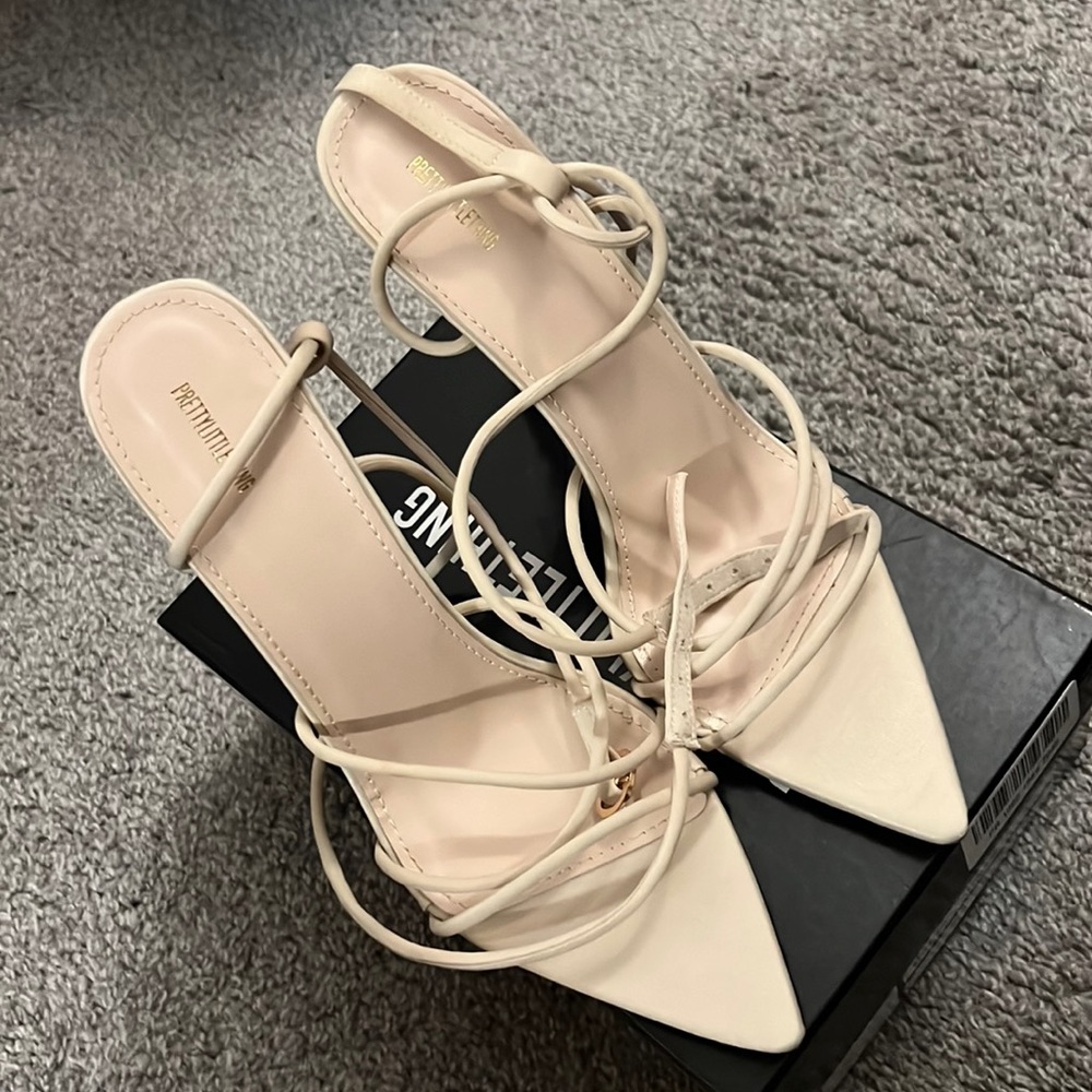 Nude/Tan heels